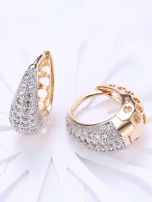 Scintillare by Sukkhi Sukkhi Exclusive Crystals from Swarovski Gold Plated Clip-On Earring for Women Alloy Hoop Earring