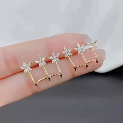 Exotique Exotique Three Star Western Earrings for women for all the occasions Metal Stud Earring