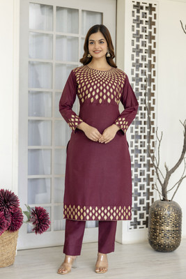 UWAIM Women Embroidered Straight Kurta(Maroon)