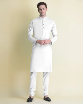 VINAARI Men Kurta Pyjama Set