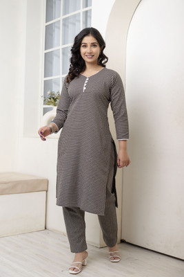 AUZAAI COLLECTION Women Kurta Pyjama Set