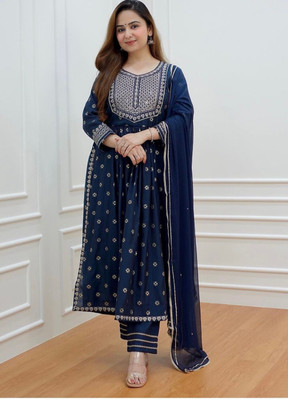 BAHUBALI CREATION Embroidered Kurta, Legging & Dupatta Set
