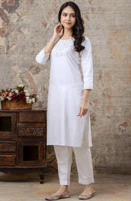 Shozaai Collection Women Kurta Pyjama Set