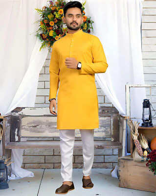 LookMakers Men Kurta Pyjama Set
