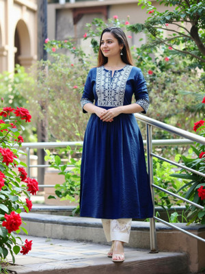 Fulera Women Kurta and Pant Set