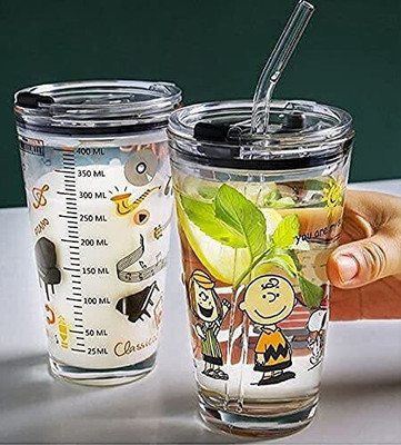 Grubster (Pack of 2) Beverage Random Design Printed Mug with lid Straw Set 0F 2 Fruit Cold Drinking Glass Water/Juice Glass(400 ml, Glass, Clear)