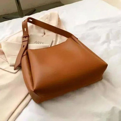 aesthetic Women Tan Shoulder Bag