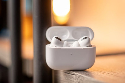 Shivana TWS , WHITE Earbuds Bluetooth with sensor, ANC, Bluetooth 5.35 Bluetooth(White, True Wireless)