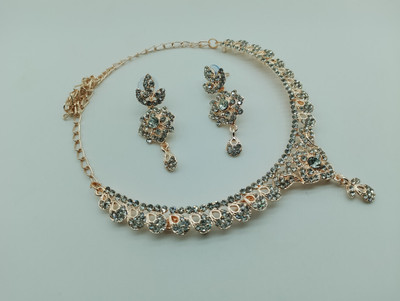 AK JEWEL STORES Alloy Gold-plated Gold Jewellery Set(Pack of 1)