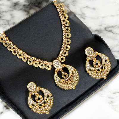 Angel In You Alloy Gold-plated Gold, White Jewellery Set(Pack of 1)