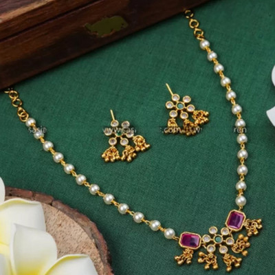 Divastri Brass Gold-plated Pink, White, Gold Jewellery Set(Pack of 1)