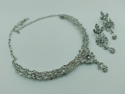 AK JEWEL STORES Alloy Gold-plated Silver Jewellery Set(Pack of 1)