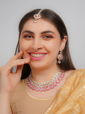 Divisha Alloy Gold-plated Pink Jewellery Set(Pack of 1)