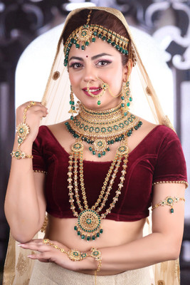 SS IMITATION JEWELLERY Alloy Gold-plated Green Jewellery Set(Pack of 7)