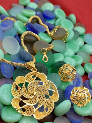 Om Krishiv Collection Brass Gold-plated Gold Jewellery Set(Pack of 1)