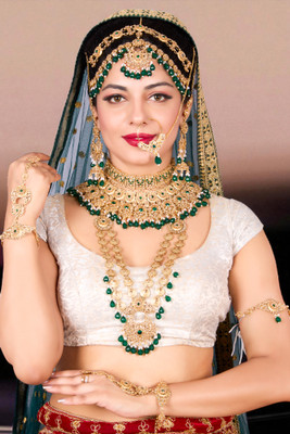 SS IMITATION JEWELLERY Alloy Gold-plated Green Jewellery Set(Pack of 7)