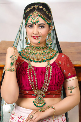 SS IMITATION JEWELLERY Alloy Gold-plated Green Jewellery Set(Pack of 7)