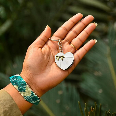 BBG NEW_Heart Shaped photo frame keychain for gifting, couples Key Chain