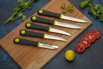 Flipkart SmartBuy 5 Pc Stainless Steel Knife Set Premium Stainless With Soft Grip 4 Knife & 1 Peeler Set (Pack Of 5) For Rs. 166 @ 82 %