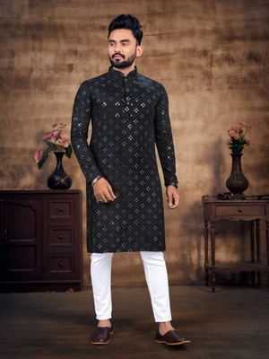 Shantam Creation Men Embellished Straight Kurta(Maroon)