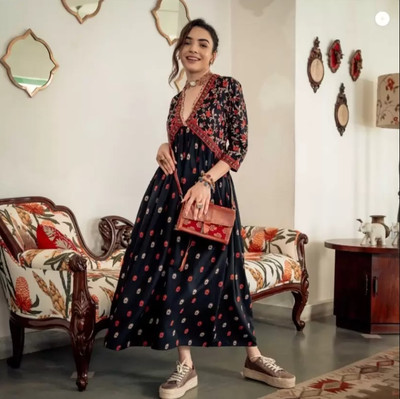 GIPTIP Women Floral Print Anarkali Kurta(Black)