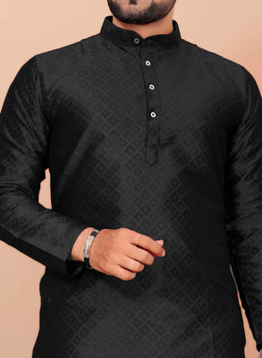 Krudha Fashions Men Solid Straight Kurta(Black)