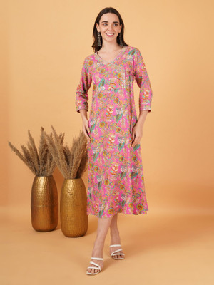 Gudwear Women Floral Print Gown Kurta(Pink)