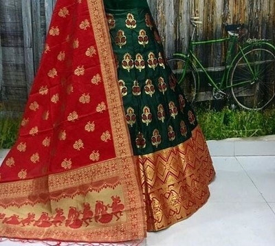 GRANTH MANIAFAB Self Design Semi Stitched Lehenga Choli(Dark Green)