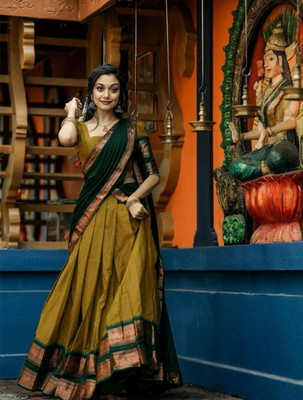 GRANTH MANIAFAB Self Design Semi Stitched Lehenga Choli(Dark Green)