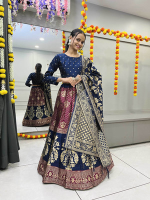 Self Design Semi Stitched Lehenga Choli(Red)