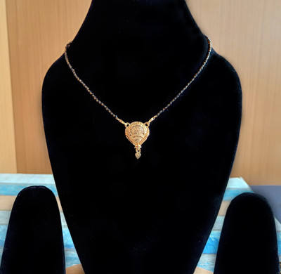 RosaStella Gold Plated Black Beaded Chain Pendant Traditional Mangalsutra for Women Alloy Mangalsutra