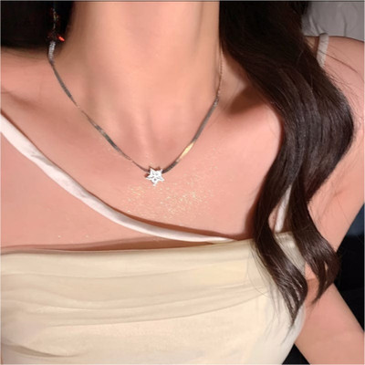 Arvora Shiny Silver Star Charm Necklace – Trendy Jewelry Gift for Her Alloy Necklace