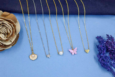 ELCETRATD JEWELLERY shimmeing beautiful pendant and locket pack of 5 combo for women and girls Gold-plated Pearl Alloy Pendant Set