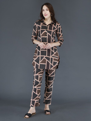 BaiWalaz Women Printed Black Night Suit Set