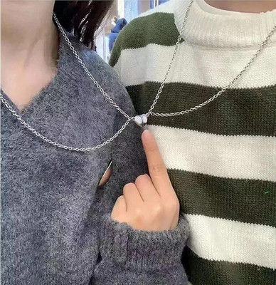 Riingzinee Big Size Broken Heart Shape Romantic Love Couples Friendship Duo Pendant Locket Silver Stainless Steel Pendant Set