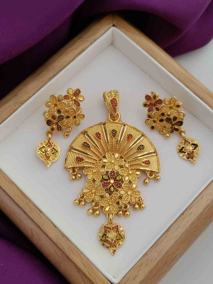 Palli Creation Brass Gold-plated Gold Jewellery Set(Pack of 1)