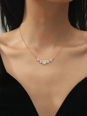 CLONEO Attractive Design Pendant with Chain Necklace Gold-plated Alloy