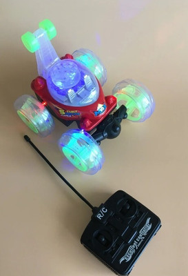 TOYACHI Rechargeable Remote Control 360 Degree Rotating Stunt Car for Kids M40(Green)