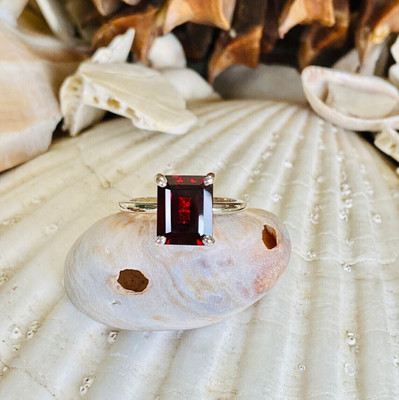 GenZcomplex Original and Certified Gomed/Garnet Ring Astrological Stone for Unisex Brass Garnet Ring
