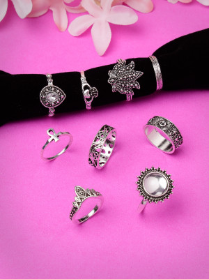 Scintillare by Sukkhi Alloy Rhodium Plated Ring