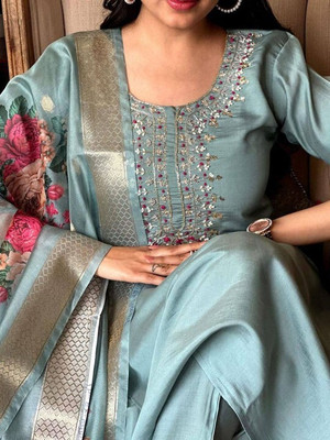 AEBA FASHION Embroidered Kurta, Trouser/Pant & Dupatta Set