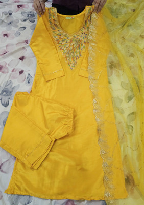 Avnisa Enterprise Embroidered Kurta, Trouser/Pant & Dupatta Set