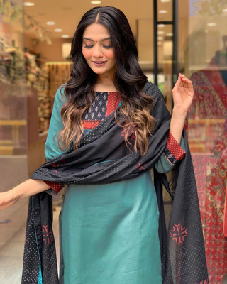 Avnisa Enterprise Embroidered Kurta, Trouser/Pant & Dupatta Set