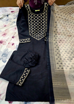 Avnisa Enterprise Embroidered Kurta, Trouser/Pant & Dupatta Set