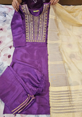 Avnisa Enterprise Embroidered Kurta, Trouser/Pant & Dupatta Set