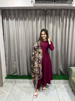 SAHJANAND CREATION Solid Kurta, Salwar & Dupatta Set