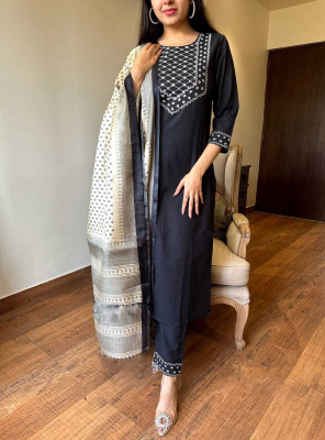 Avnisa Enterprise Embroidered Kurta, Trouser/Pant & Dupatta Set