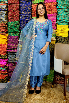 Avnisa Enterprise Embroidered Kurta, Trouser/Pant & Dupatta Set