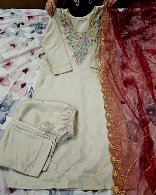 Avnisa Enterprise Embroidered Kurta, Trouser/Pant & Dupatta Set