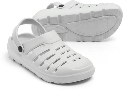 Begone Men Clogs(Grey , 7)